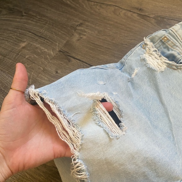 HIGH RISE ZARA SHORTS - Picture 3 of 4